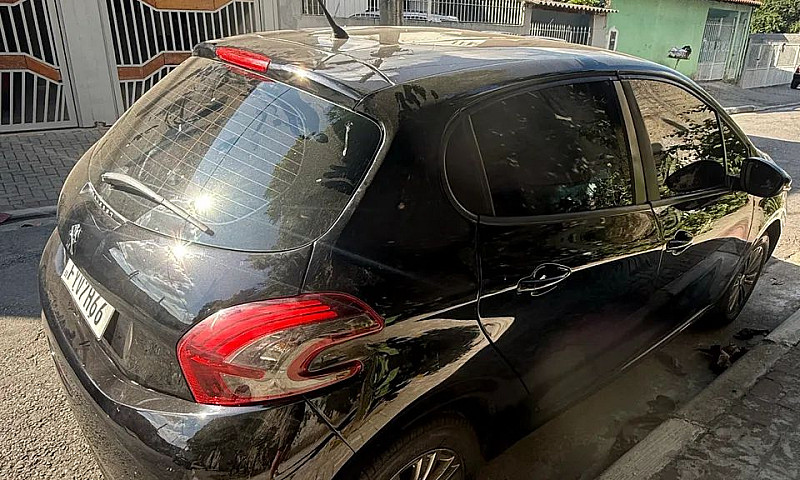 Peugeot 208 Active 1...