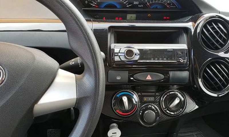 Toyota Etios X 14/14...
