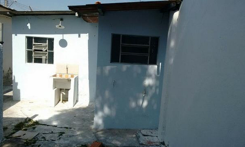 Casa Com 2 Cômodos N...