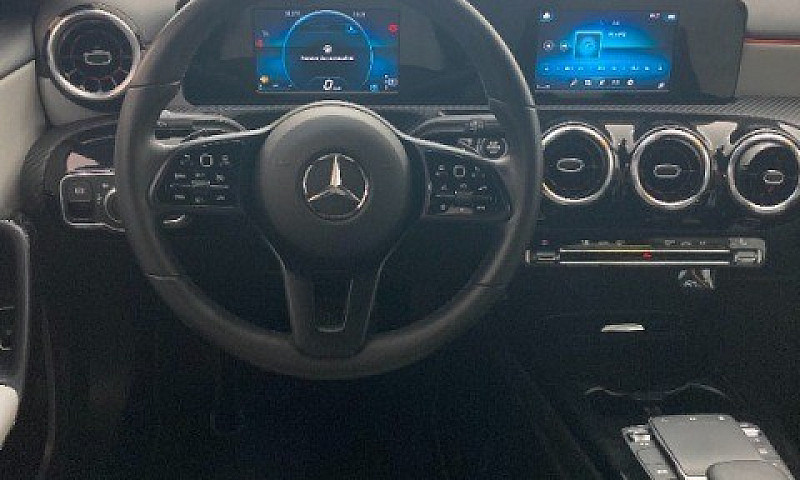 Mercedes-Benz  A 200...