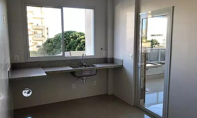 Supreme: Apartamento...
