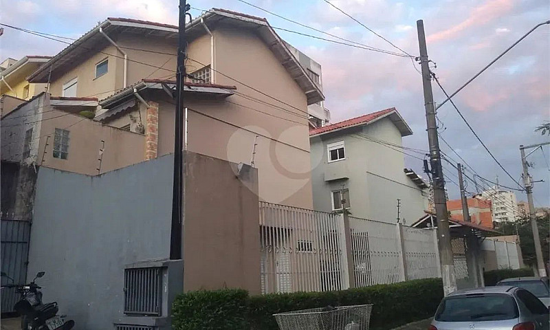 Casa Em Condomínio À...