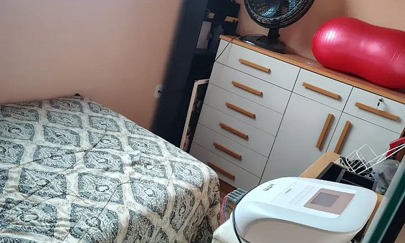 Casa Com 2 Quartos E...