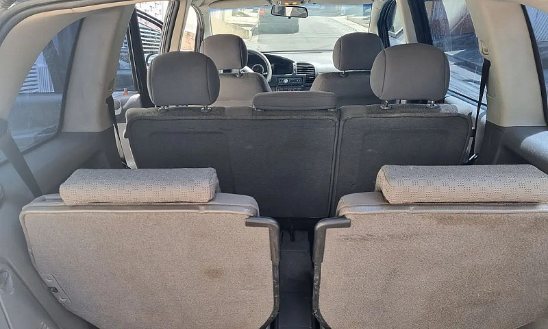 Chevrolet Zafira Com...