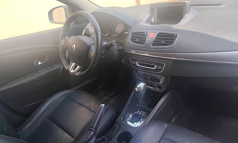 Renault Fluence Sed....