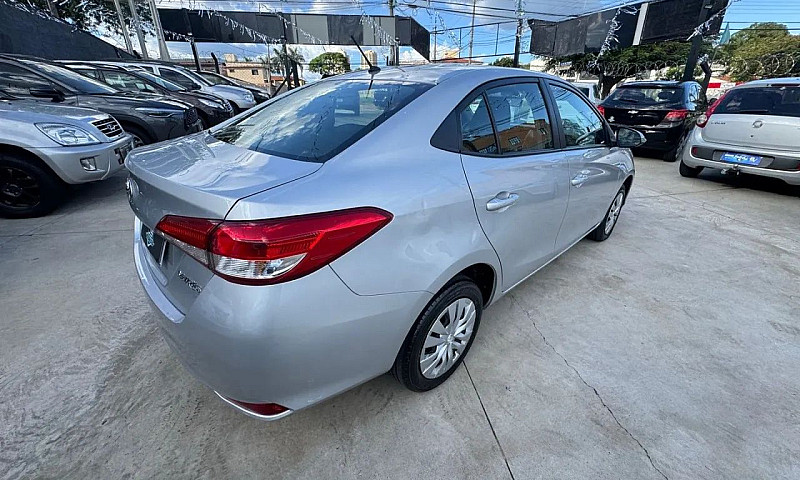Toyota Yaris Xl Seda...