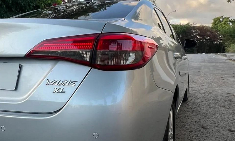Toyota Yaris Xl Seda...