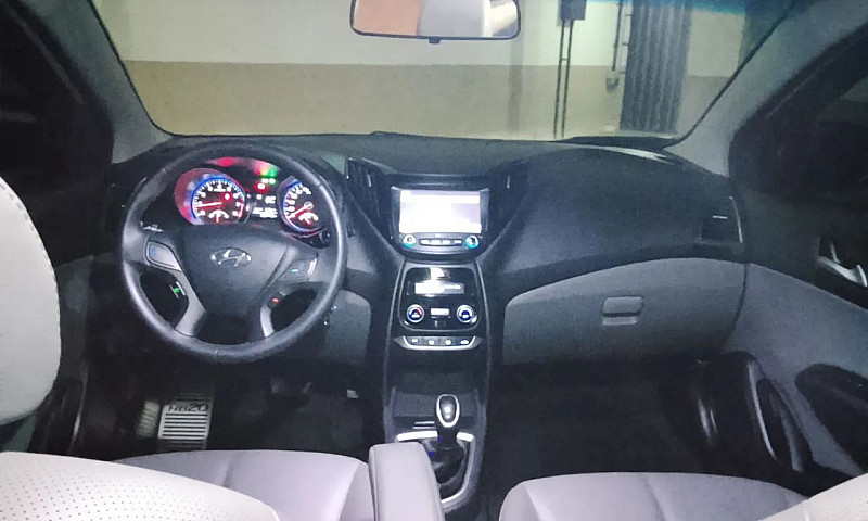 Hyundai Hb20S Premiu...