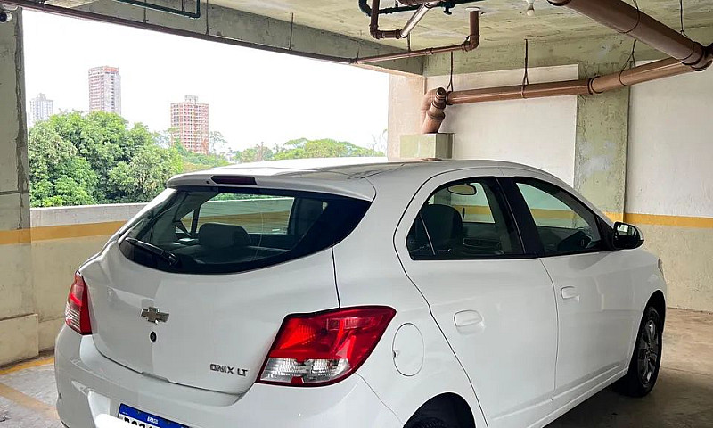 Chevrolet Onix Hatch...