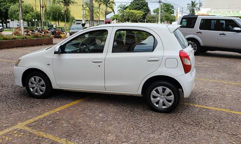 Toyota Etios X 14/14...