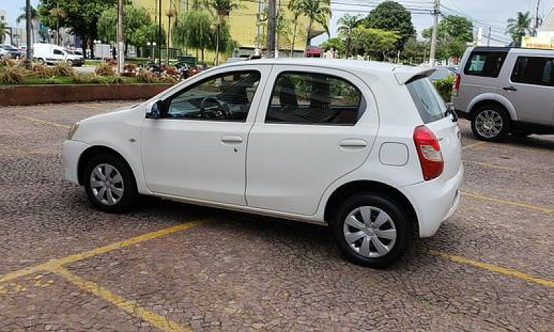 Toyota Etios X 14/14...