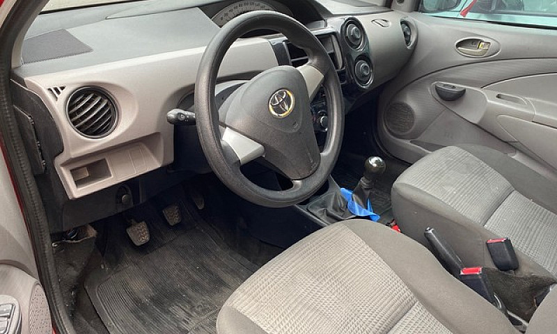 Toyota Etios Hb 1.3 ...
