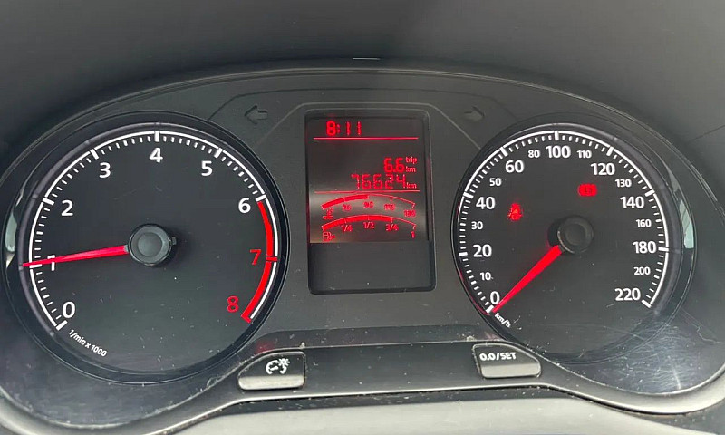 Volkswagen Voyage 1....