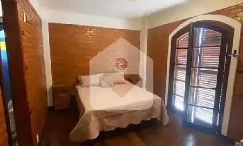 Chalé Com 8 Quartos ...
