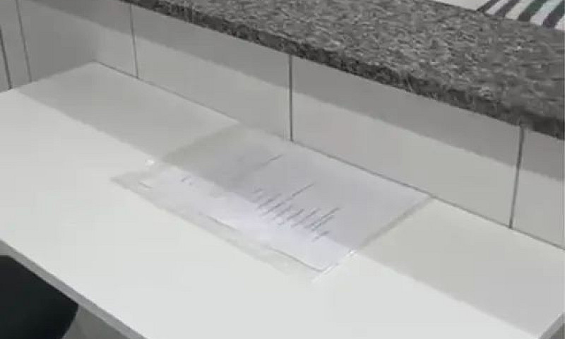 Kitnet No Primeiro A...