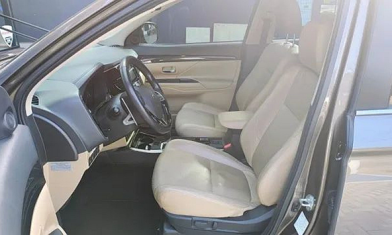 Mitsubishi Outlander...