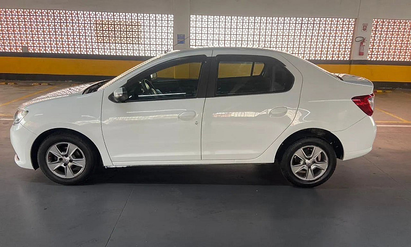 Renault Logan Expres...