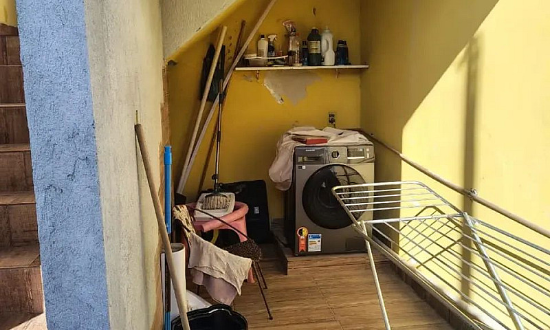 Casa Com 2 Quartos E...