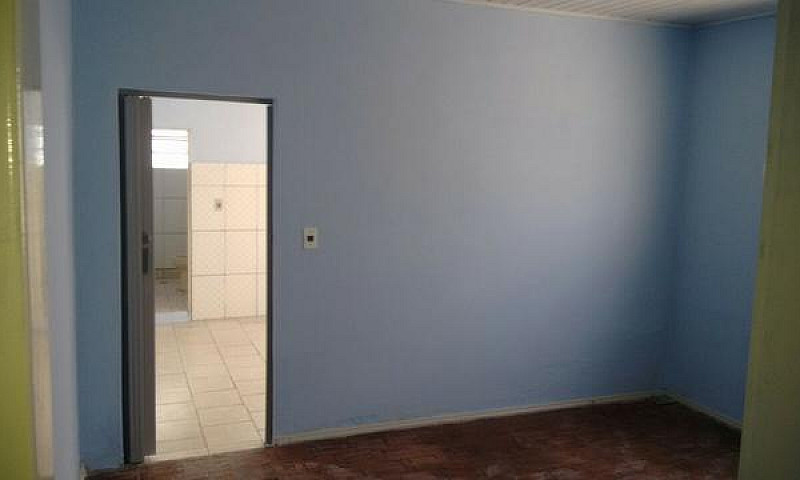 Casa Com 2 Cômodos N...
