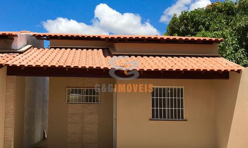 Casa Residencial À V...