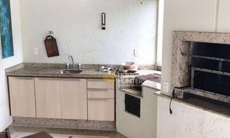 Casa Com 3 Dormitóri...