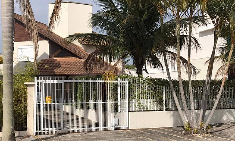 Casa Com 3 Dormitóri...