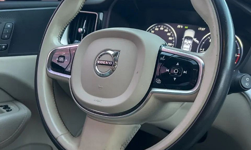 Volvo Xc60 D5 Moment...