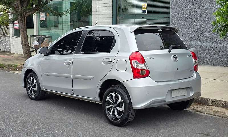 Toyota Etios Xs 1.5 ...