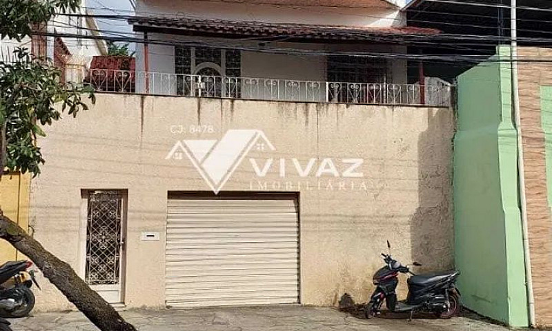 Excelente Casa Tripl...