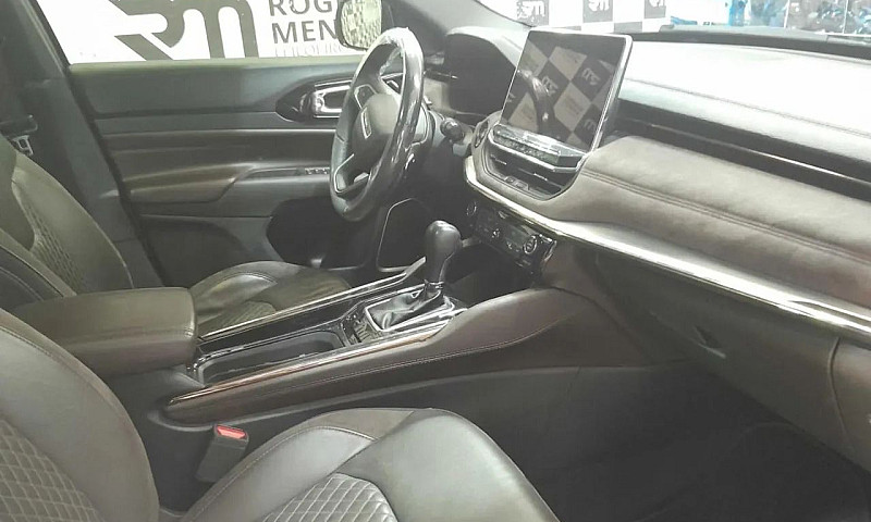 Jeep Commander Overl...