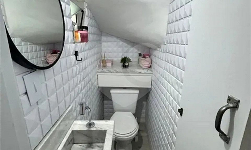 Casa Com 2 Quartos À...