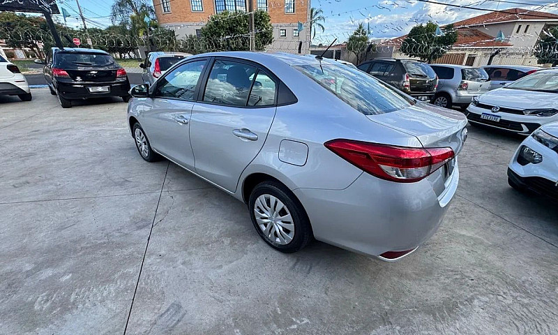 Toyota Yaris Xl Seda...
