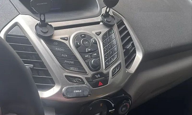 Ford Ecosport Titani...