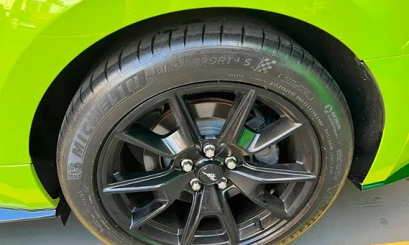 Ford Mustang Black S...
