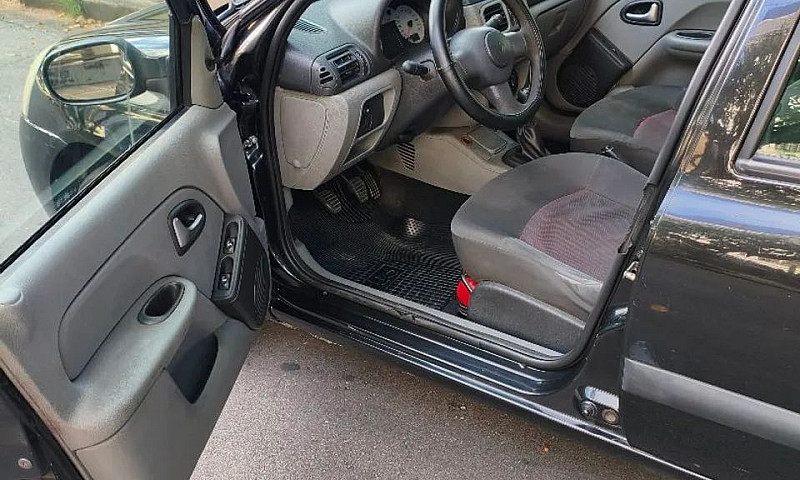 Renault Clio Auth. /...