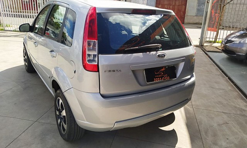 Fiesta  1.6 Flex 200...
