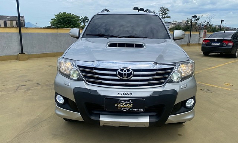 Toyota Hilux Sw4 Srv...