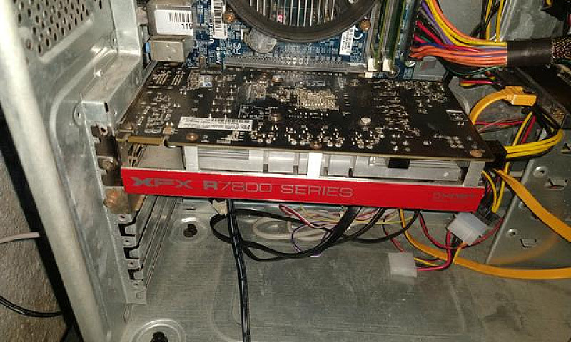 Placa De Vídeo R7800...