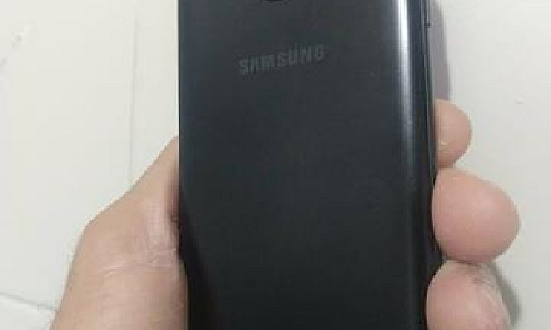 Samsung J 4...