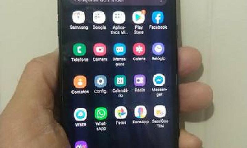 Samsung J 4...