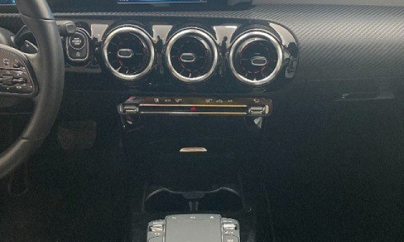 Mercedes-Benz  A 200...