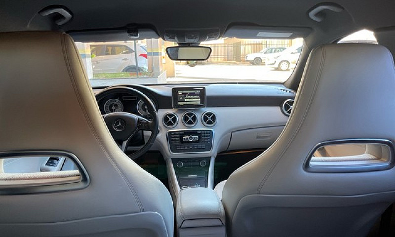 Mercedes-Benz A 200 ...