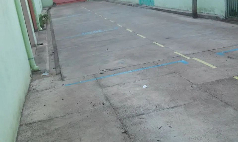 Aluga Se Uma Casa Pr...