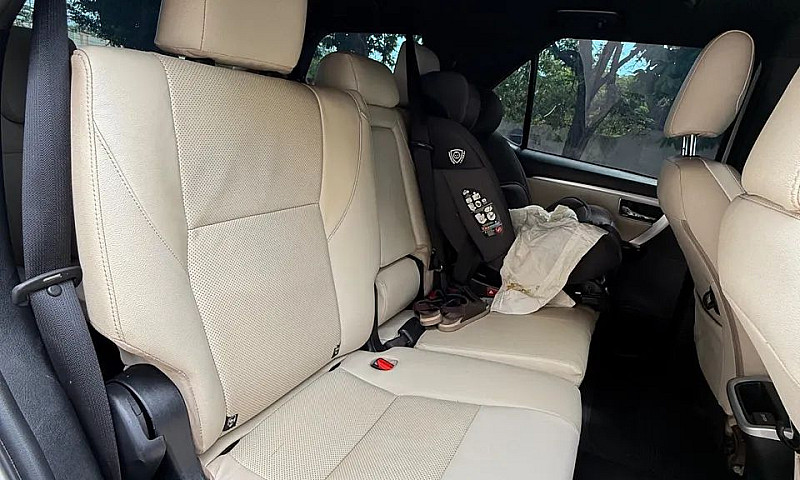 Toyota Hilux Sw4 Srx...