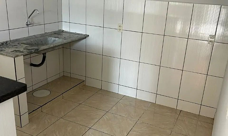 Aluga-Se Casa Parque...
