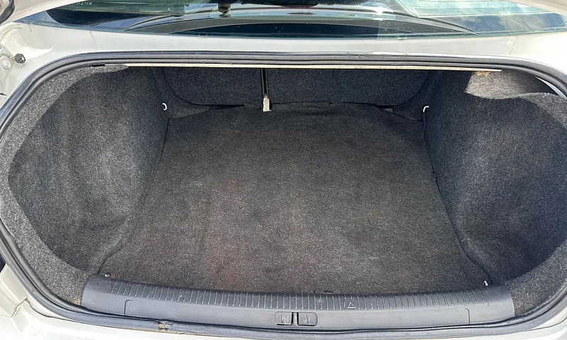 Volkswagen Polo Sed....