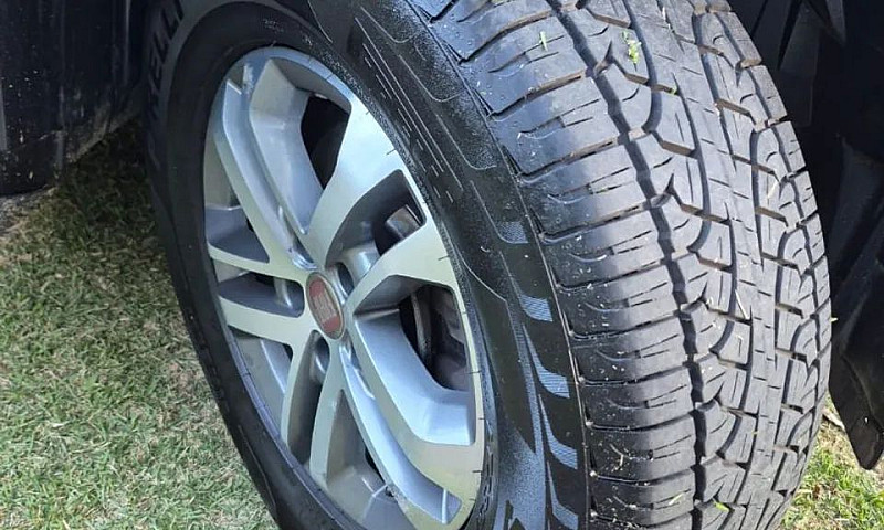 Fiat Toro Freedom 1....