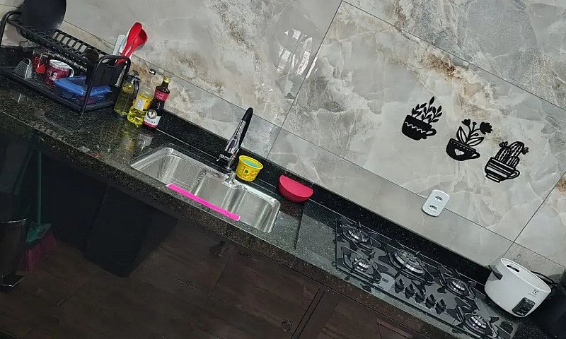 Casa Com 2 Quartos E...