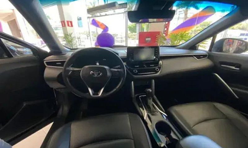 Toyota Corolla Cross...