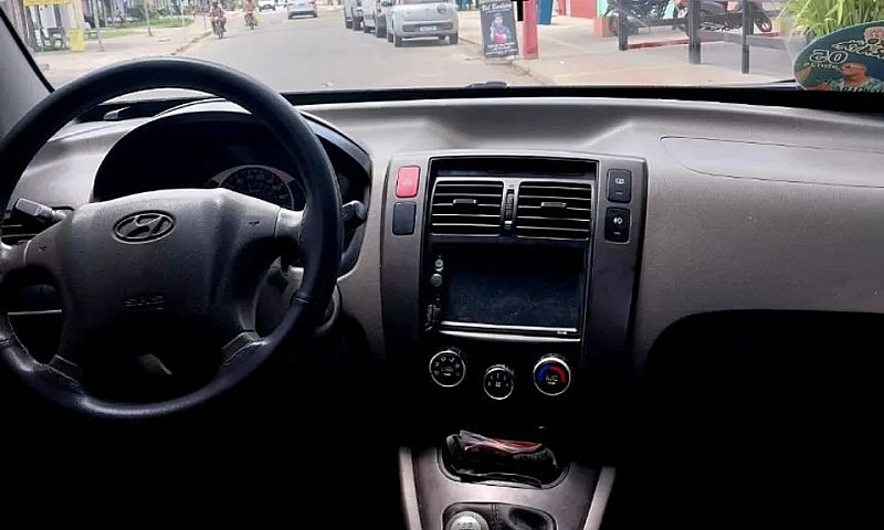 Hyundai Tucson 2.0 1...